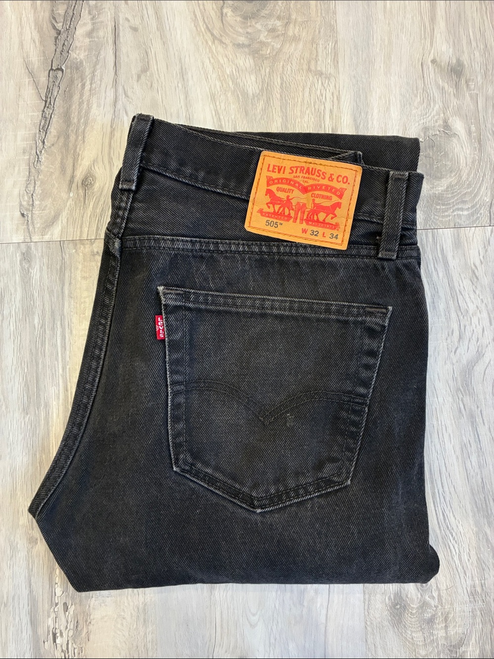 Levi's 505 Black Straight Leg Jeans with Leather Patch 32x34